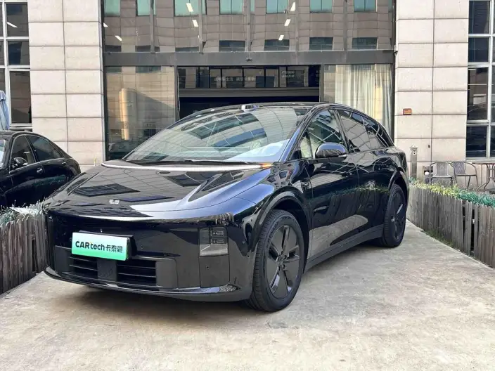 Li Auto i6 2025 Model 2WD Standard Edition – фото 1
