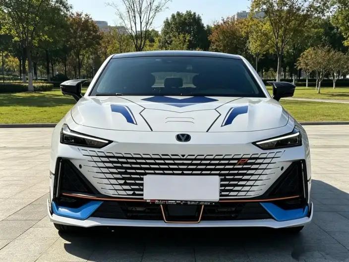 Changan UNI-V 2022 Model 1.5T Sports Edition – фото 2
