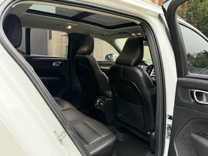 Volvo XC40 2021 Model T4 4WD Smart Elegance Deluxe Edition – фото 9