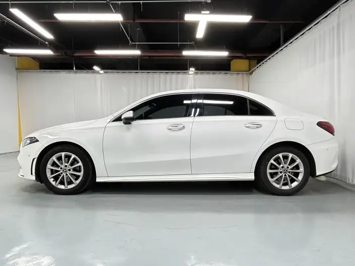 Mercedes-Benz A-class 2022 Model Facelift A 200 L Sports sedan Fashion Edition – фото 4