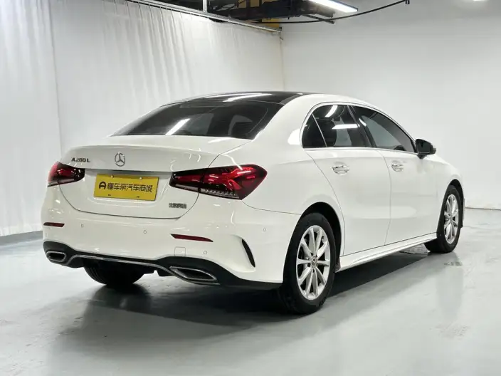 Mercedes-Benz A-class 2022 Model Facelift A 200 L Sports sedan Fashion Edition – фото 7