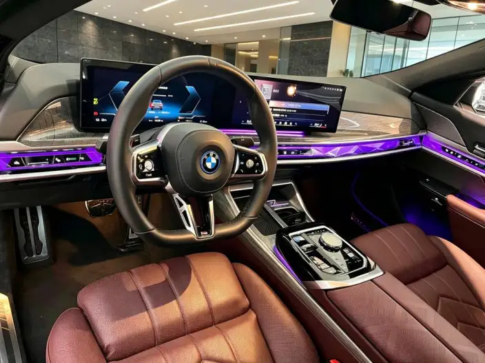 BMW i7 2023 Model eDrive50L Exclusive Model M Sports Set – фото 6