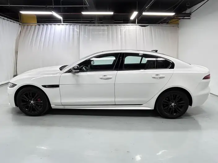 Jaguar XE L 2025 Model 2.0T 250PS R-DYNAMIC 90th Anniversary Collector Edition Edition – фото 4