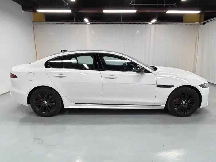 Jaguar XE L 2025 Model 2.0T 250PS R-DYNAMIC 90th Anniversary Collector Edition Edition – фото 8
