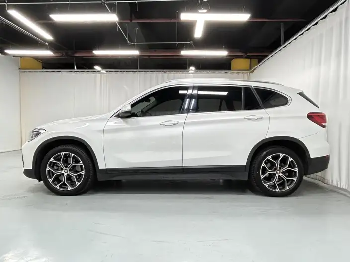 BMW X1 2022 Model sDrive25Li Leading Model – фото 4
