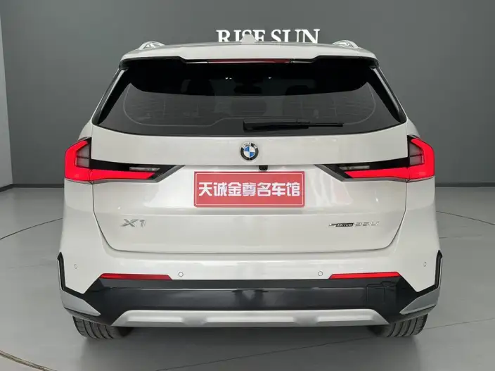 BMW X1 2023 Model xDrive25Li X Design Set – фото 3