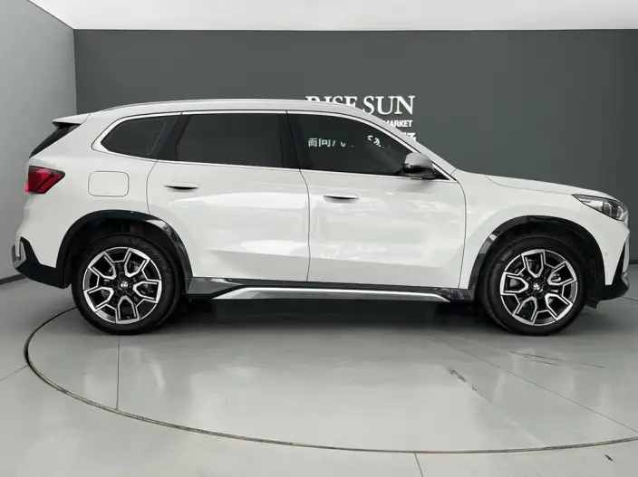 BMW X1 2023 Model xDrive25Li X Design Set – фото 5