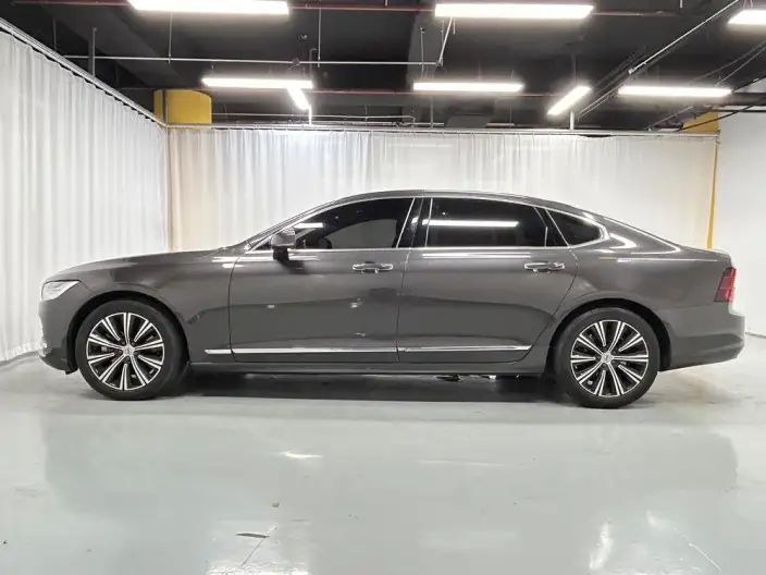 Volvo S90 2021 Model B5 Smart Range Deluxe Edition – фото 4