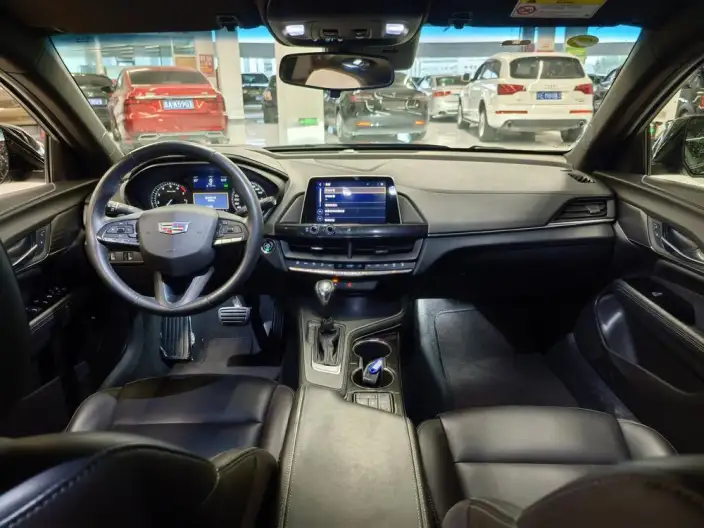 Cadillac CT4 2022 Model 28T Fashion Model – фото 10