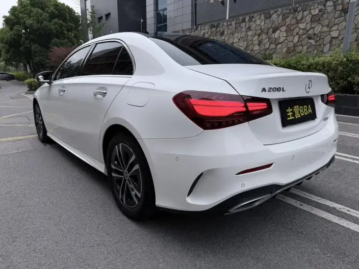 Mercedes-Benz A-class 2023 Model A 200 L Sports sedan Fashion Edition – фото 5