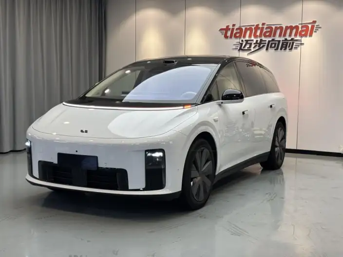 Li Auto i8 2025 Model Standard Edition – фото 1