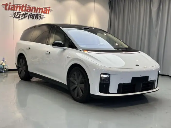 Li Auto i8 2025 Model Standard Edition – фото 3