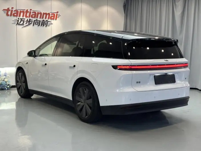Li Auto i8 2025 Model Standard Edition – фото 4