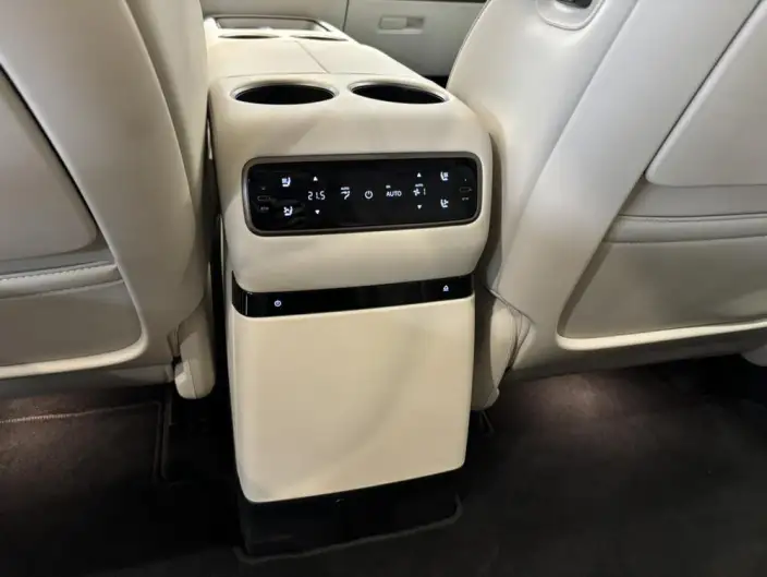 Li Auto i8 2025 Model Standard Edition – фото 8