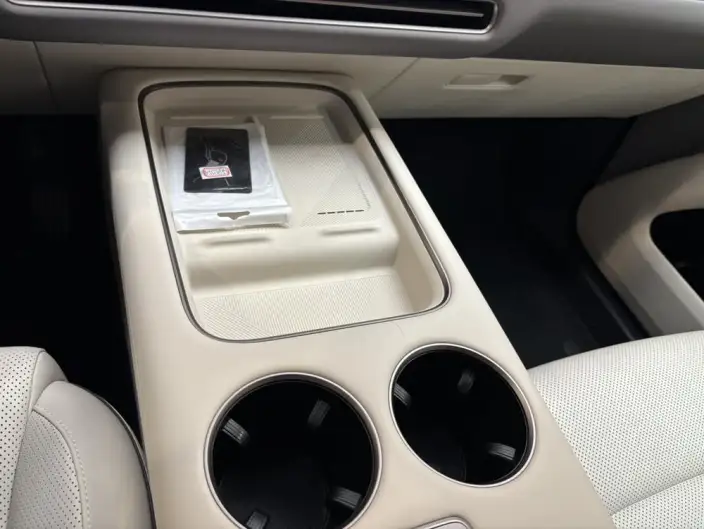 Li Auto i8 2025 Model Standard Edition – фото 10