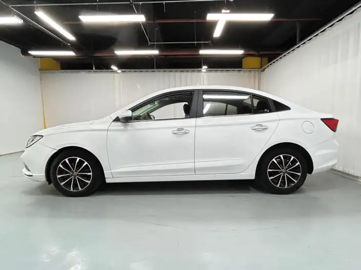 Roewe i5 2020 Model 1.5L Automatic 4G Connected Luxury Ultimate Edition – фото 4