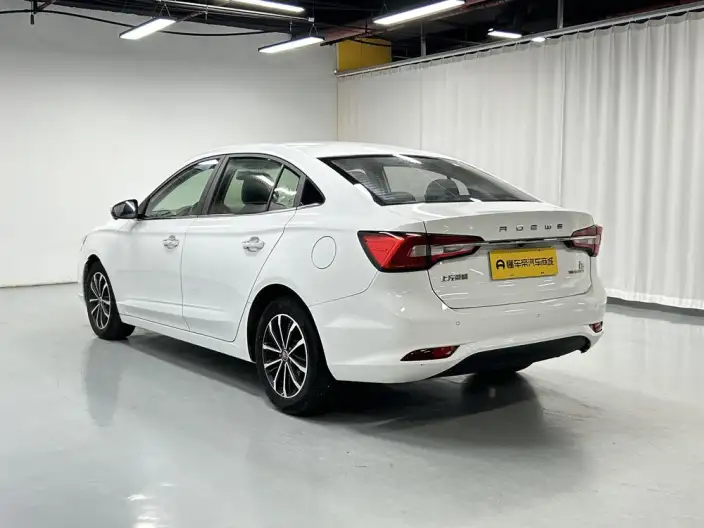 Roewe i5 2020 Model 1.5L Automatic 4G Connected Luxury Ultimate Edition – фото 5