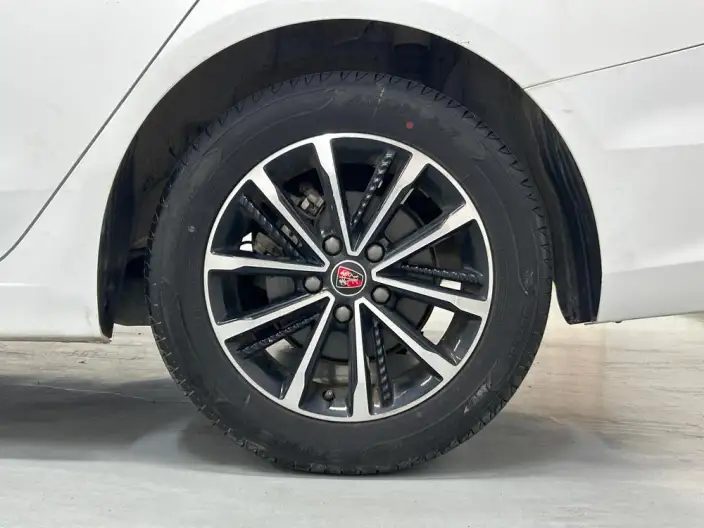 Roewe i5 2020 Model 1.5L Automatic 4G Connected Luxury Ultimate Edition – фото 9