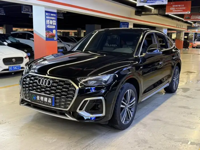 Audi Q5L Sportback 2021 Model 40 TFSI Luxury Model – фото 1