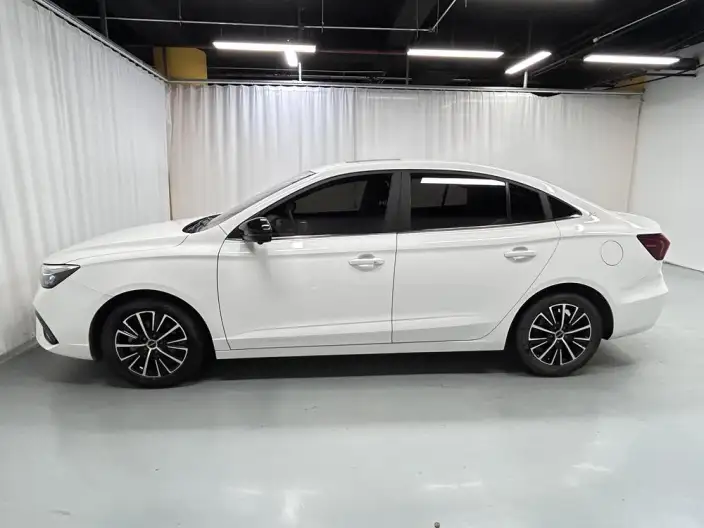 Roewe i5 2021 Model 1.5L CVT Diamond Edition – фото 4