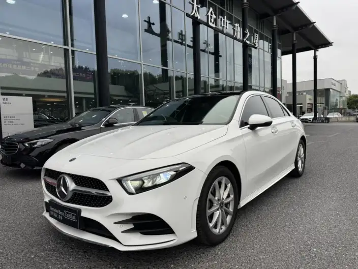 Mercedes-Benz A-class 2021 Model A 200 L Sports sedan Fashion Edition – фото 1