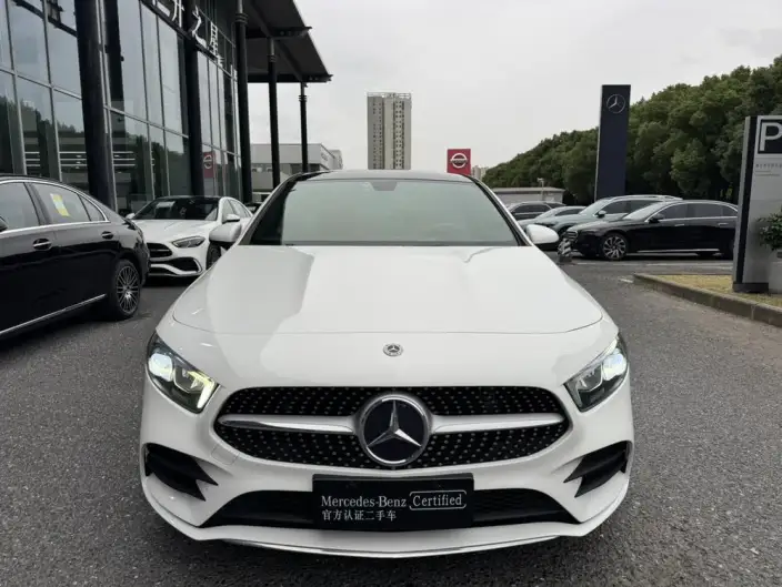 Mercedes-Benz A-class 2021 Model A 200 L Sports sedan Fashion Edition – фото 2