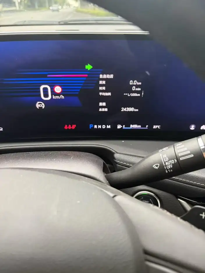 Cadillac XT4 2024 Model 28T 2WD Luxury Model – фото 5