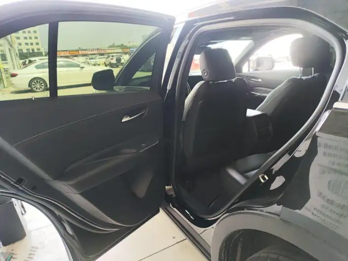 Cadillac XT4 2024 Model 28T 2WD Luxury Model – фото 9