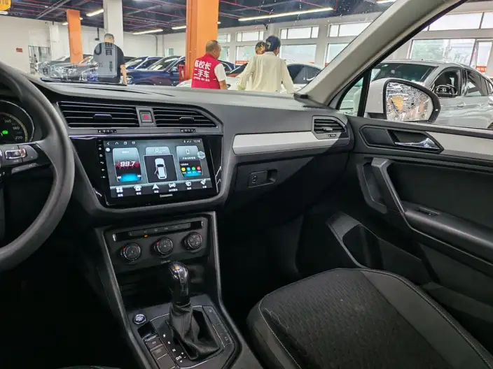 Volkswagen Tiguan L 2021 Model 330TSI Automatic 2WD Comfort Edition – фото 10