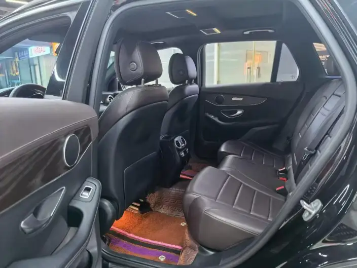 Mercedes-Benz GLC 2020 Model GLC 260 L 4MATIC Luxury Model – фото 8