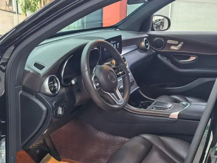 Mercedes-Benz GLC 2020 Model GLC 260 L 4MATIC Luxury Model – фото 9