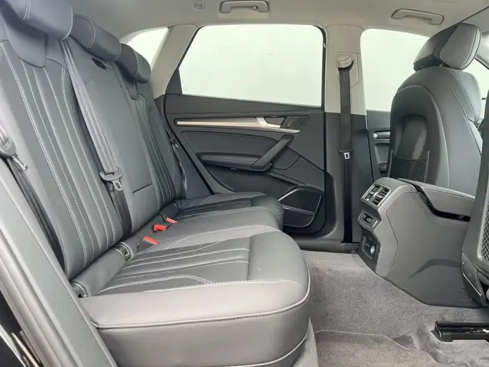 Audi Q5L 2022 Model Facelift 45T Luxury Dynamic Model – фото 9