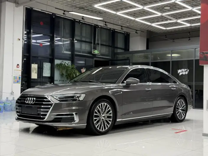 Audi A8 2021 Model A8L 50 TFSI quattro Comfort Model – фото 1