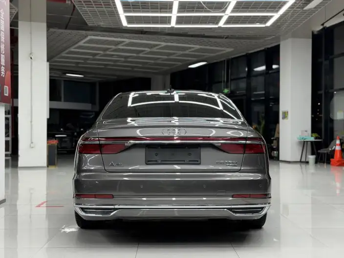 Audi A8 2021 Model A8L 50 TFSI quattro Comfort Model – фото 5