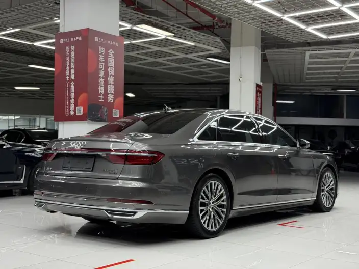 Audi A8 2021 Model A8L 50 TFSI quattro Comfort Model – фото 6