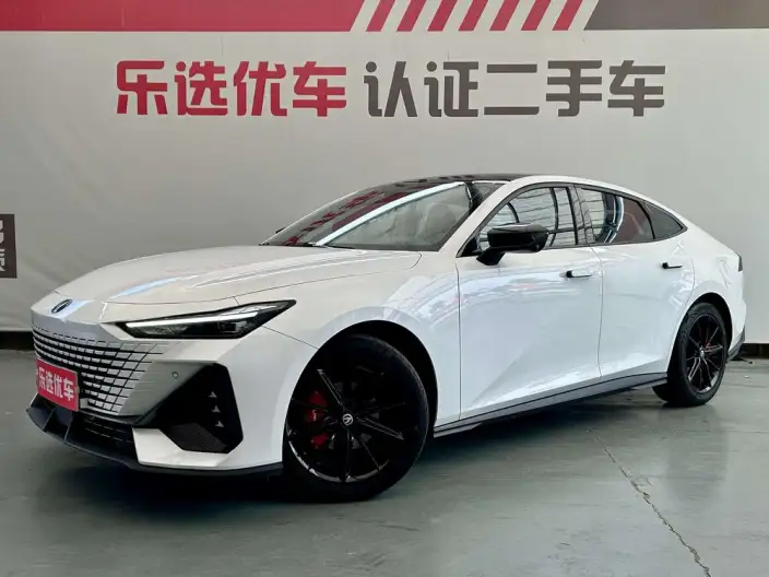 Changan UNI-V 2023 Model 1.5T Noble Model – фото 1