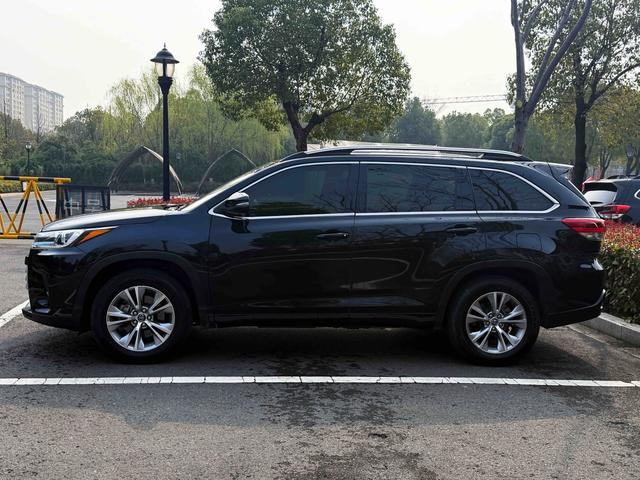 Toyota Highlander Модель 2018 года 2.0T 4WD Elite Edition 7 seat Country VI – фото 4