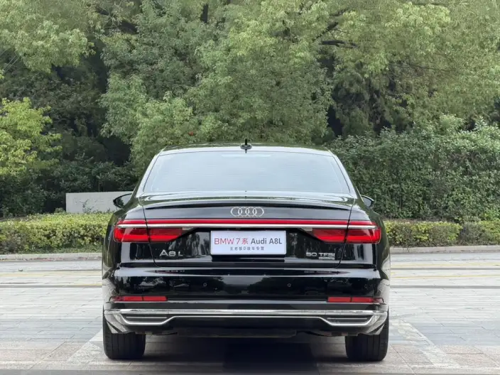 Audi A8 2021 Model A8L 50 TFSI quattro Comfort Model – фото 5