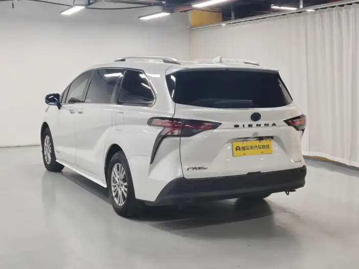 Toyota Sienna 2021 Model 2.5L Hybrid Comfort Edition – фото 5
