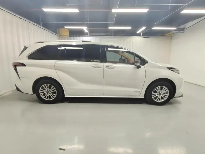 Toyota Sienna 2021 Model 2.5L Hybrid Comfort Edition – фото 8