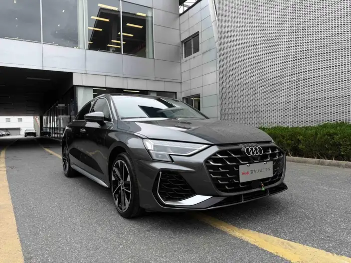 Audi A3 2025 Model A3L Limousine 35 TFSI Continental Flying Spur Exclusive Model – фото 3