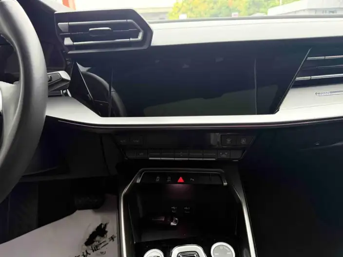 Audi A3 2025 Model A3L Limousine 35 TFSI Continental Flying Spur Exclusive Model – фото 9