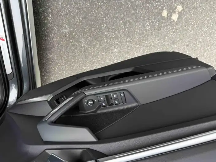 Audi A3 2025 Model A3L Limousine 35 TFSI Continental Flying Spur Exclusive Model – фото 10