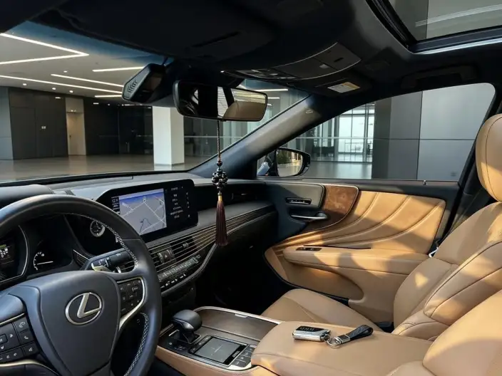 Lexus LS 2021 Model 500h Superior Edition – фото 7