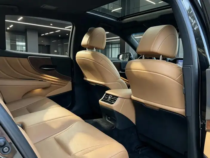 Lexus LS 2021 Model 500h Superior Edition – фото 9