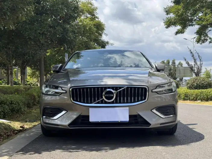 Volvo S60 2020 Model T3 Zhixing Deluxe Edition