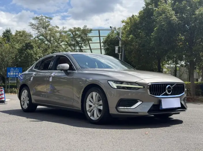 Volvo S60 2020 Model T3 Zhixing Deluxe Edition