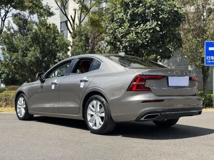 Volvo S60 2020 Model T3 Zhixing Deluxe Edition – фото 5