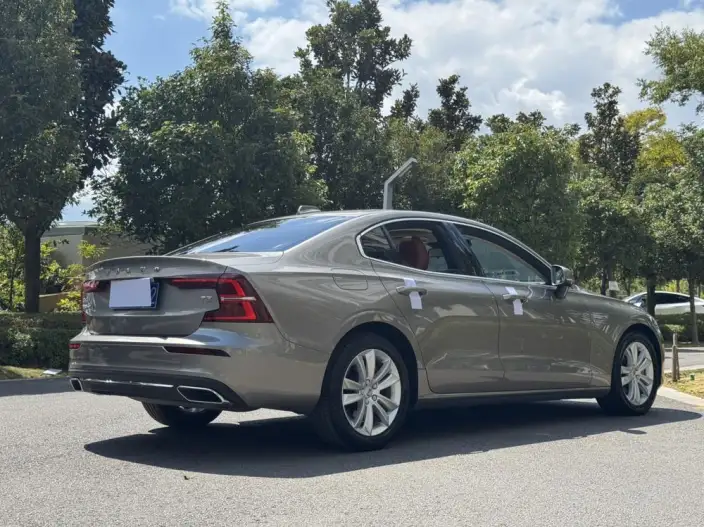 Volvo S60 2020 Model T3 Zhixing Deluxe Edition – фото 7
