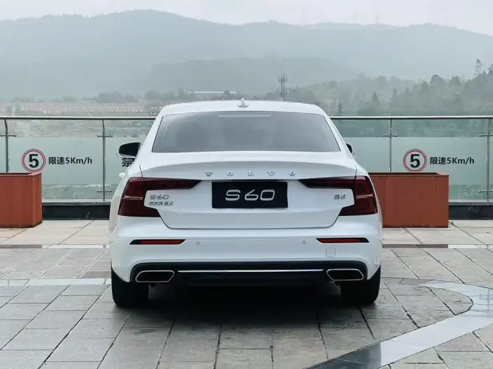 Volvo S60 2022 Model B4 Smart Range Deluxe Edition – фото 6